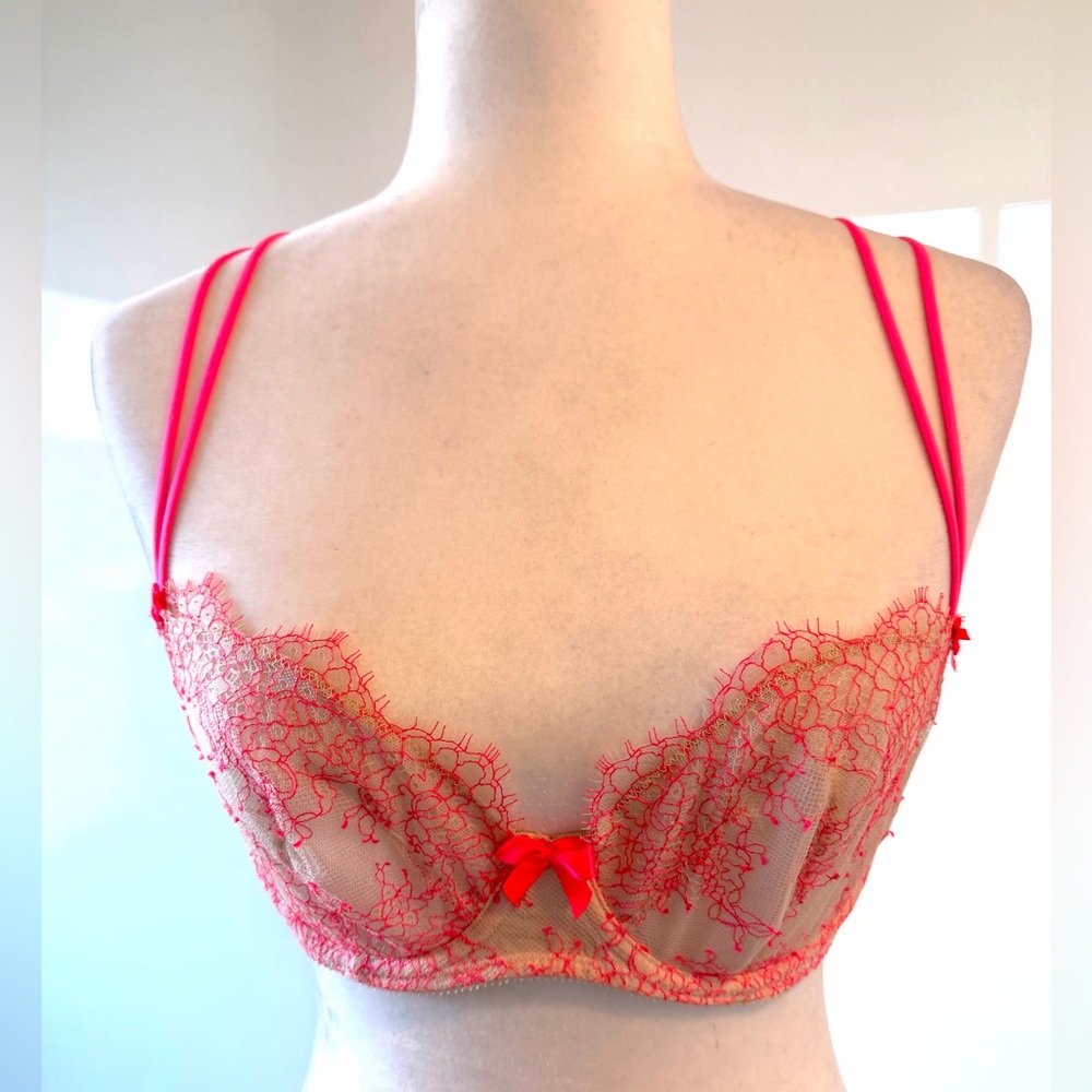 Victoria's Secret Vibrant Pink Lace Unlined Demi Buste Bra